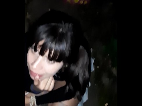 ❤️ Na rua, o pénis inchado em troca de doces ️ Porno porno em pt.eggporncomics.ru ❌❤